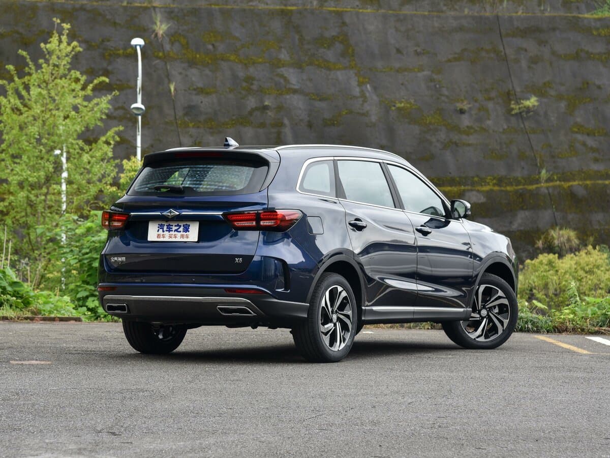 BAIC Ruixiang X5 2021 – indiyədək — 3/4 arxadan