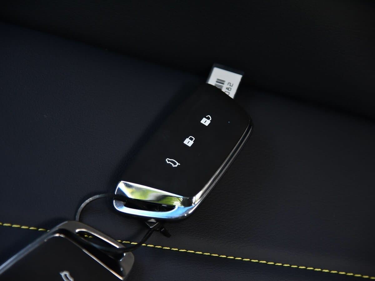 Baojun RM-5 2019 – 2021 — Salon, arxadan