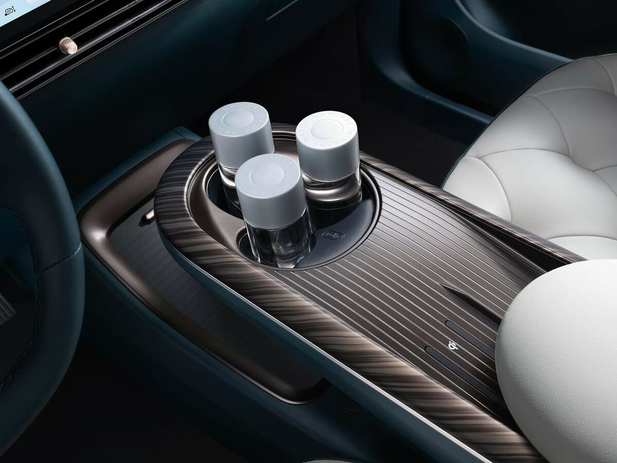 Baojun Yunduo 2023 – indiyədək — Salon, arxadan