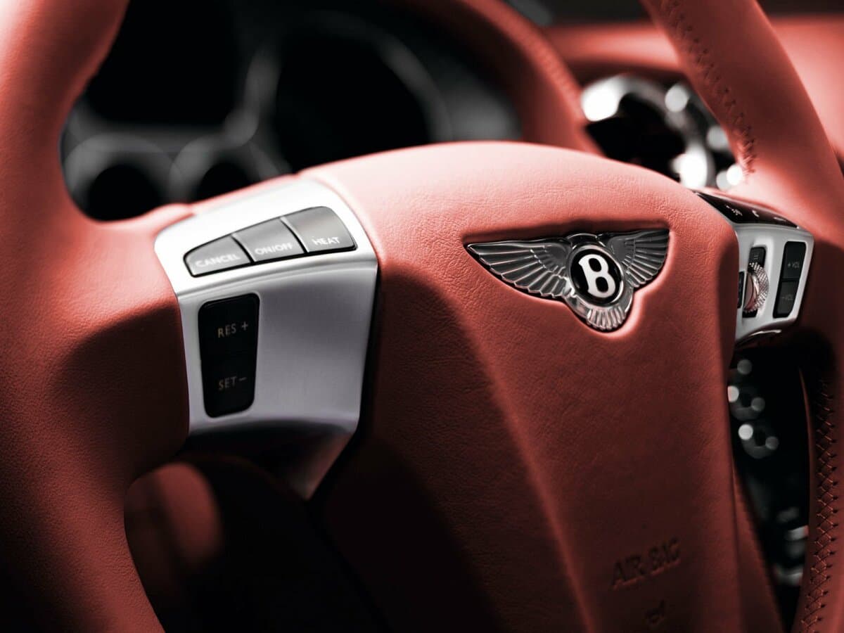 Bentley Continental GT I — Sükan