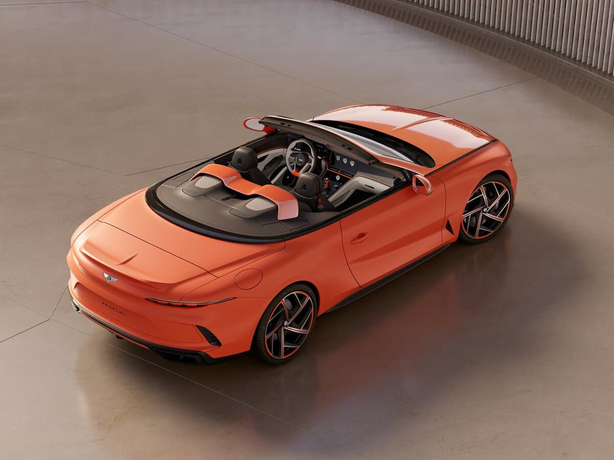 Bentley Mulliner Batur 2022 – 2025 — 3/4 arxadan