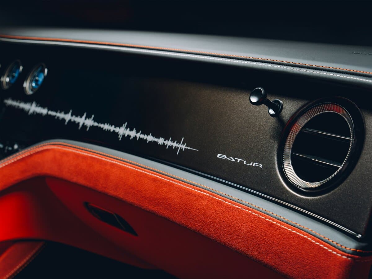 Bentley Mulliner Batur 2022 – 2025 — Salon, öndən