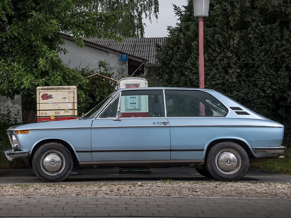 BMW 02 (E10) I — Yandan