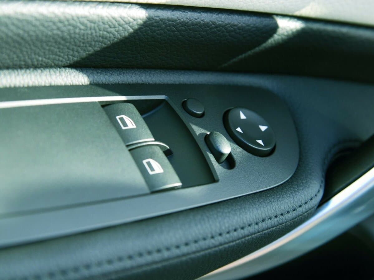 BMW 1 seriyası I (E81/E82/E87/E88) Restayling — Qapı