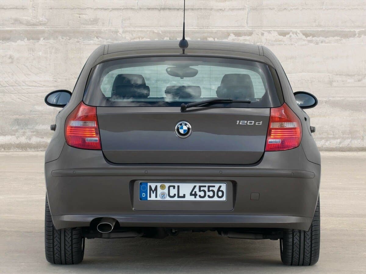 BMW 1 seriyası I (E81/E82/E87/E88) Restayling — Arxadan