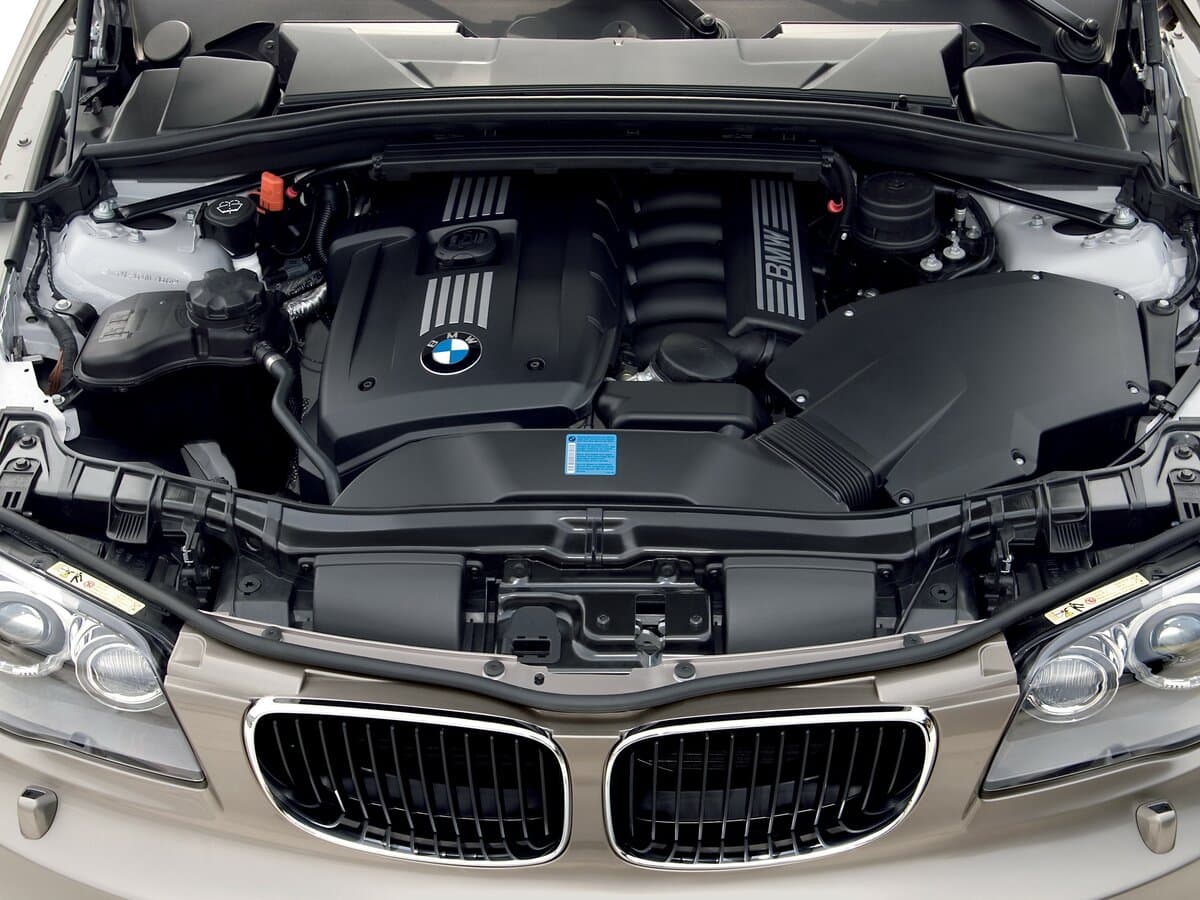 BMW 1 seriyası I (E81/E82/E87/E88) Restayling — Salon, öndən