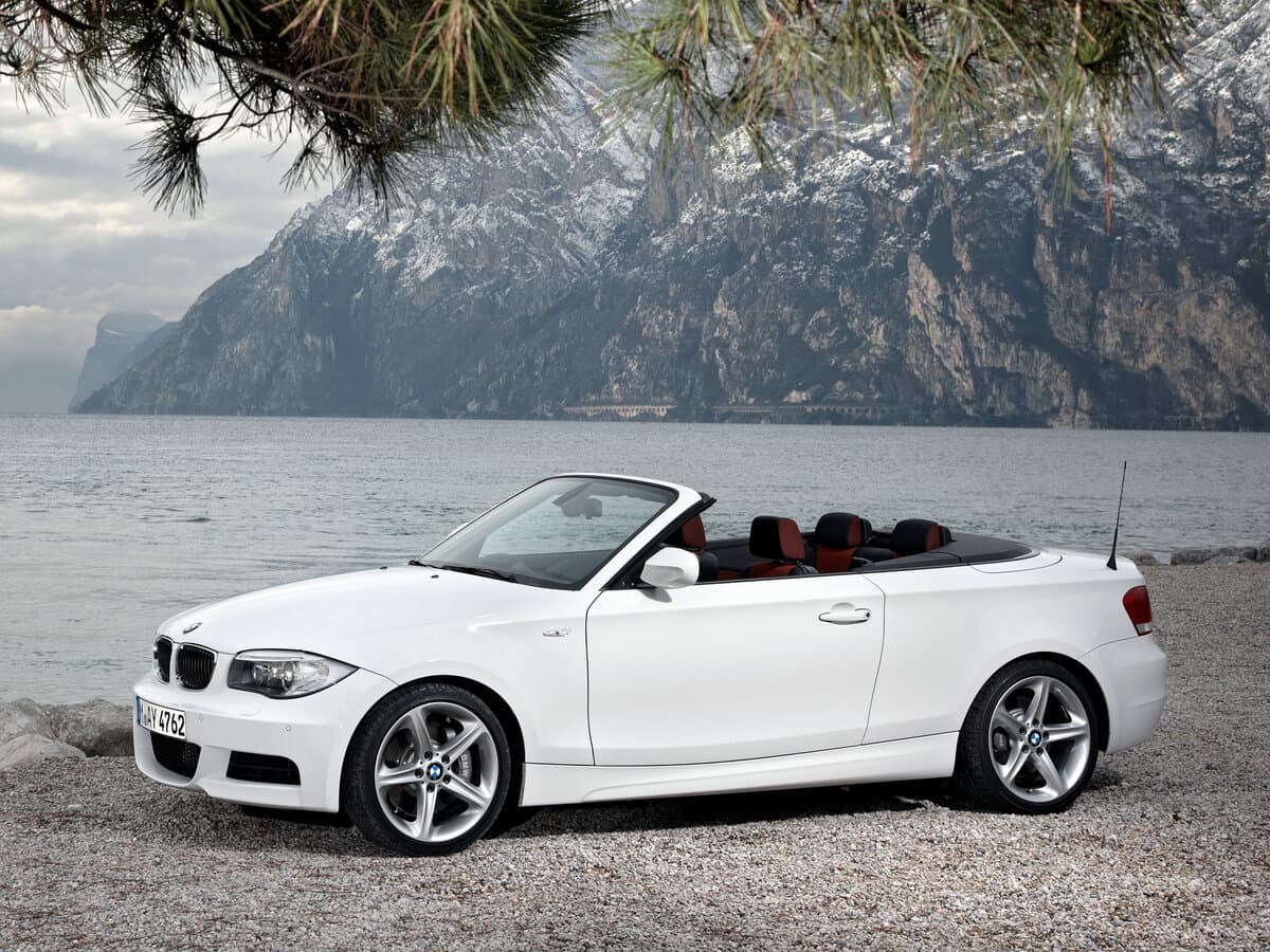 BMW 1 seriyası I (E82/E88) Restayling 2 — Yandan