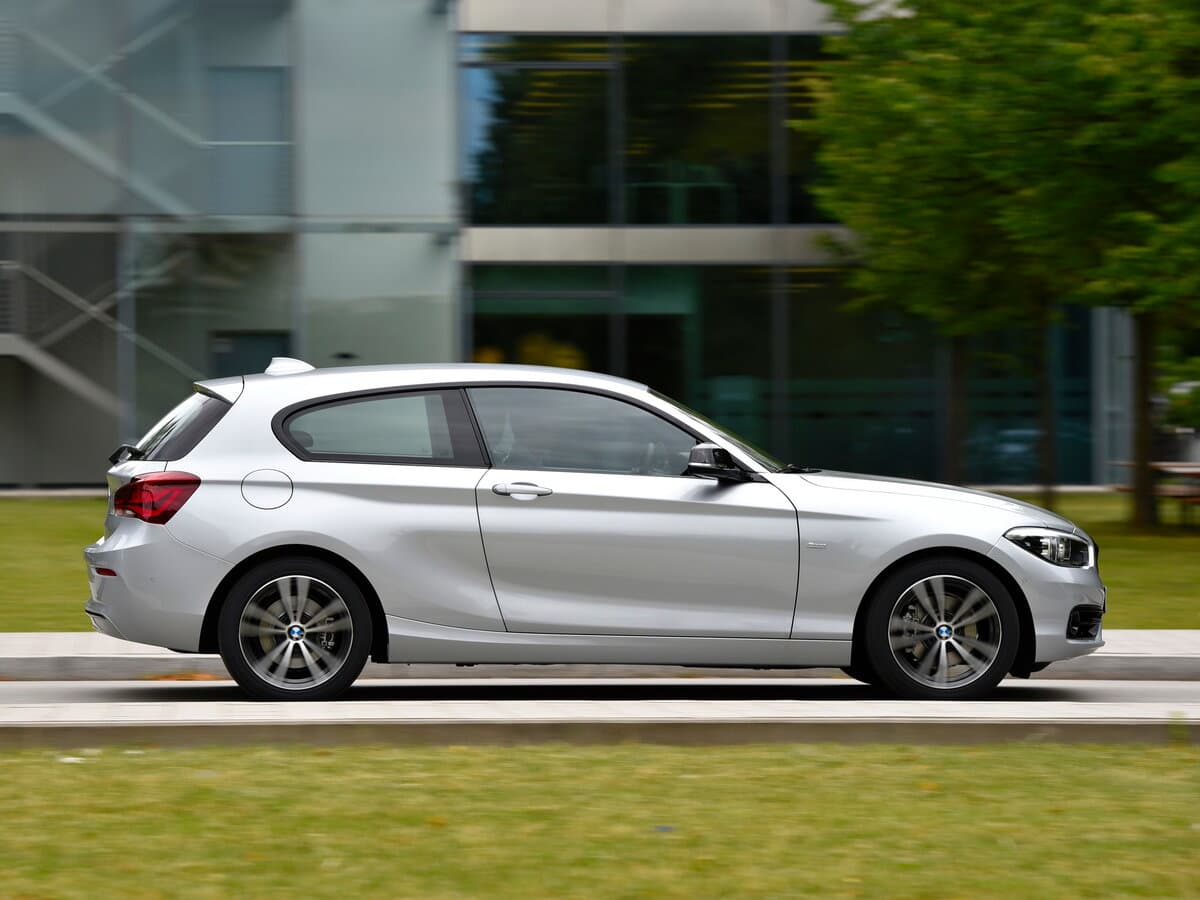 BMW 1 seriyası II (F20/F21) Restayling 2 — Yandan