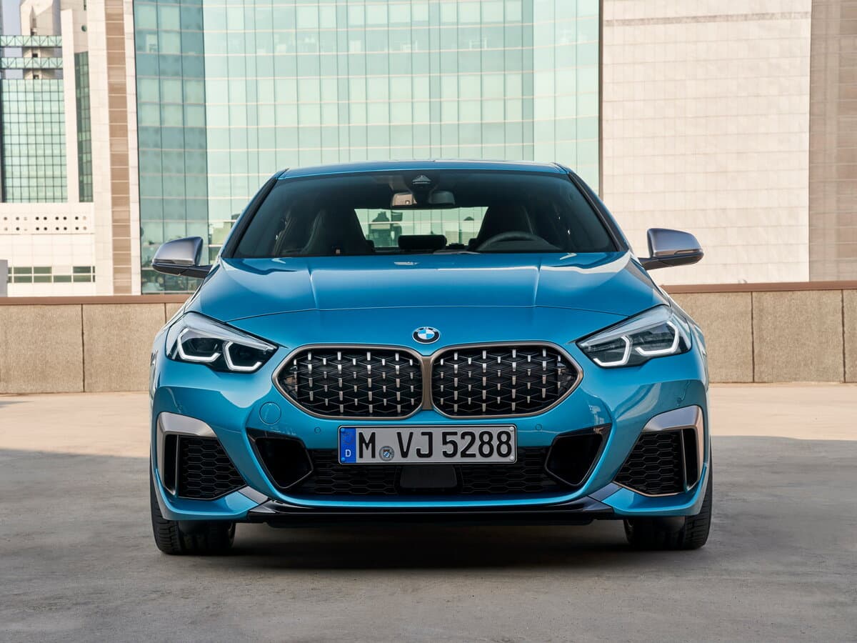 BMW 2 seriyası F44 — Öndən