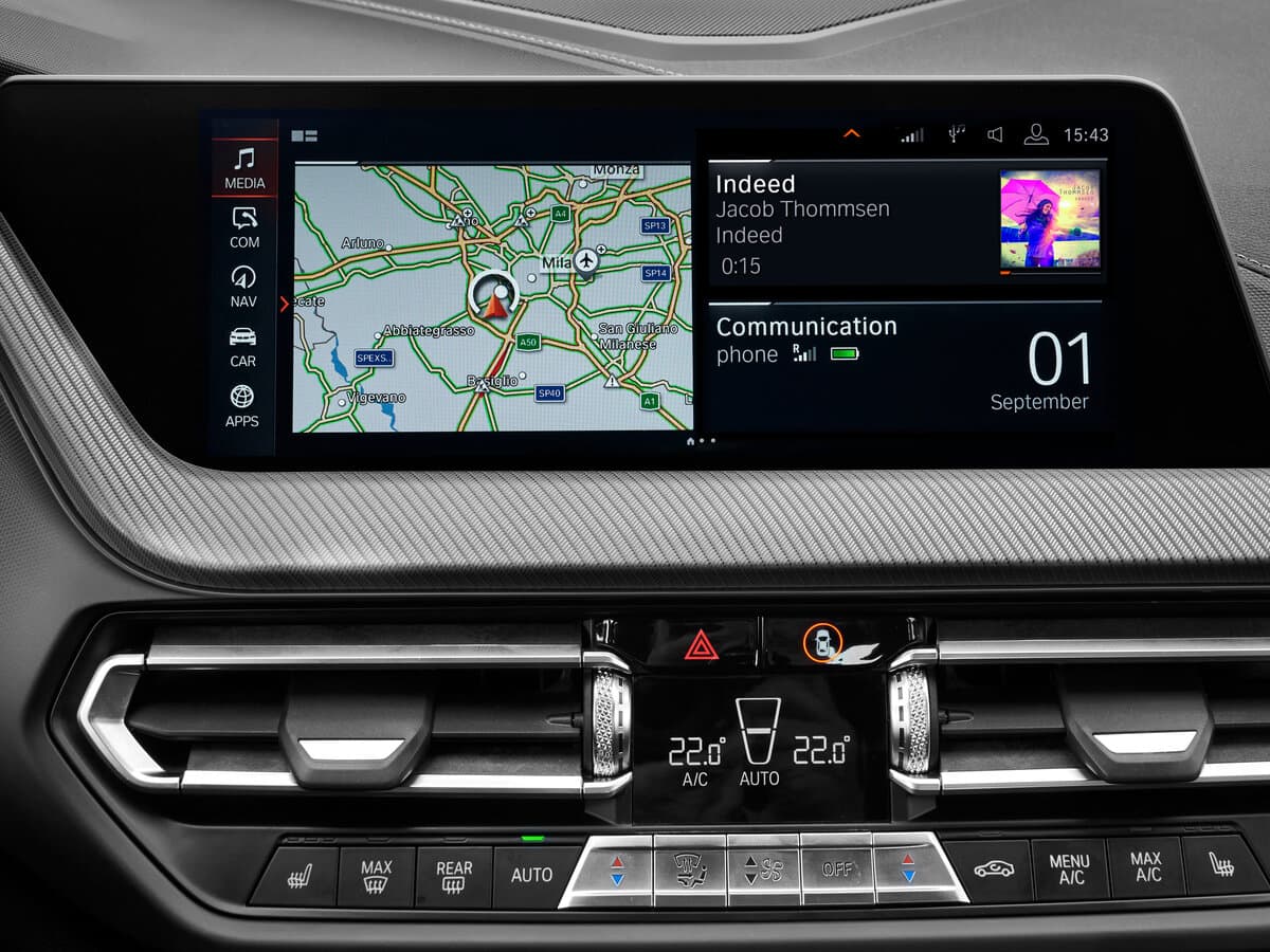 BMW 2 seriyası F44 — Salon, öndən