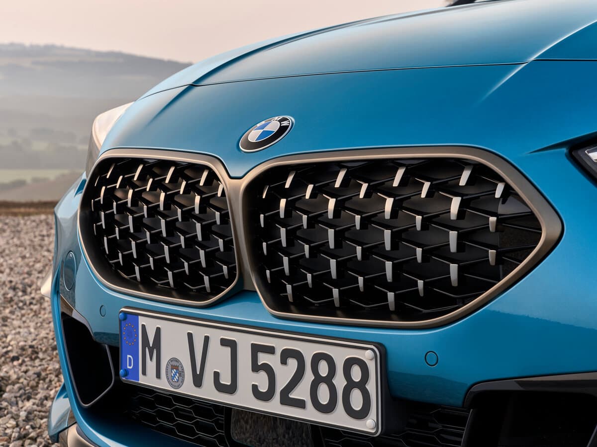 BMW 2 seriyası F44 — Salon, arxadan