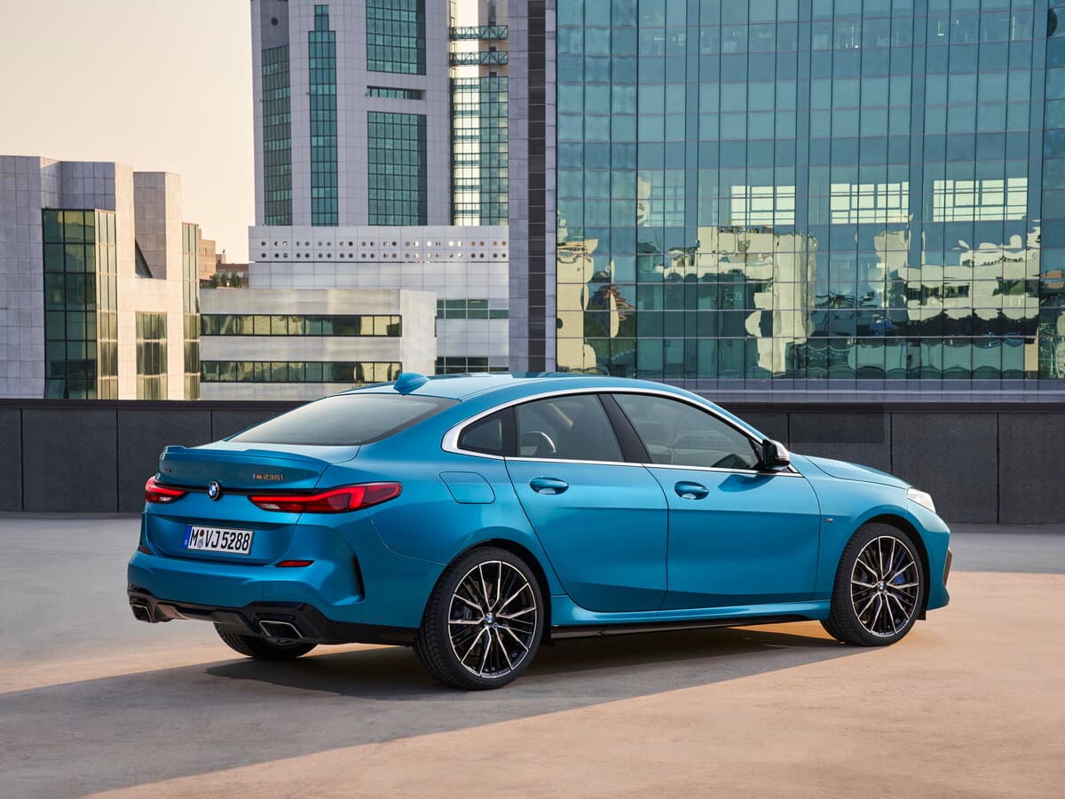 BMW 2 seriyası F44 — 3/4 arxadan