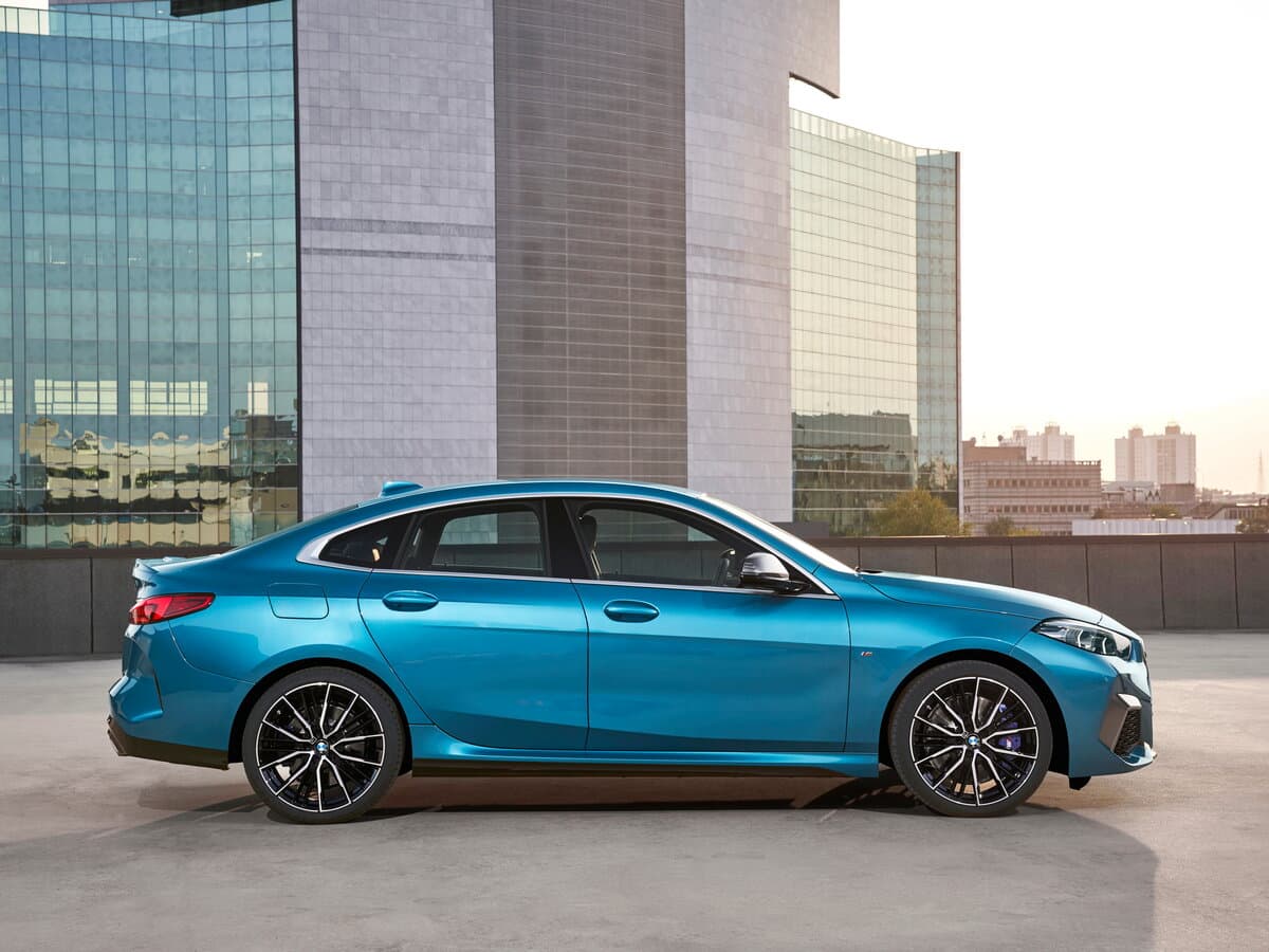 BMW 2 seriyası F44 — Yandan