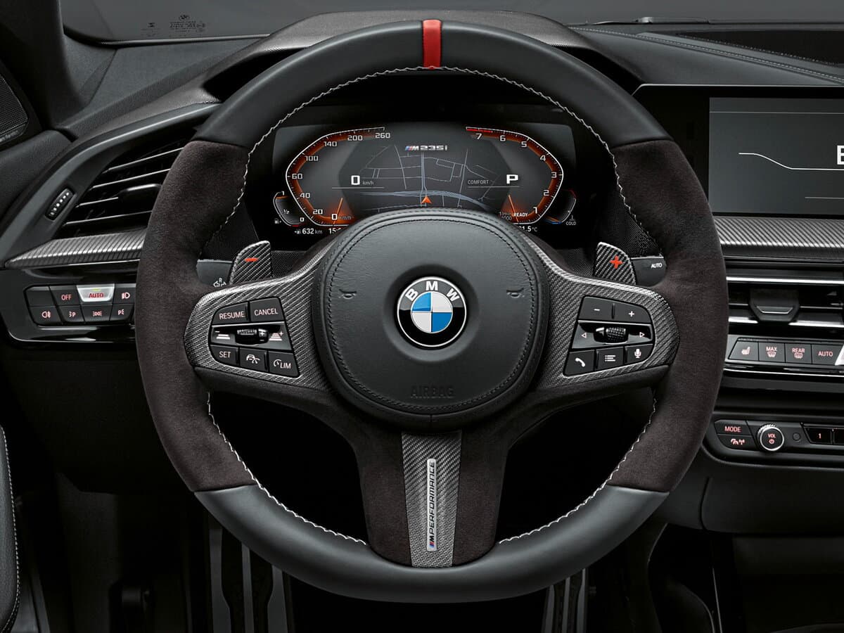 BMW 2 seriyası F44 — Sükan