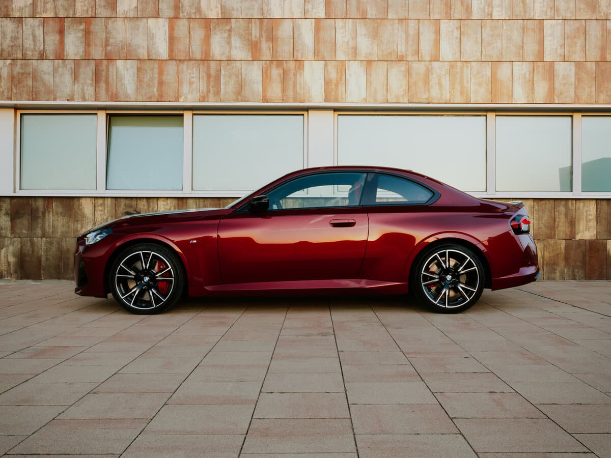 BMW 2 seriyası G42 Restayling — Yandan