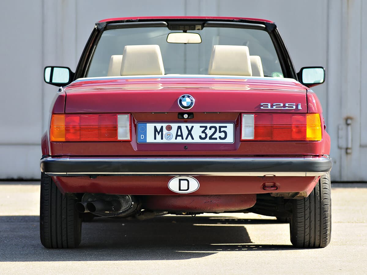 BMW 3 seriyası II (E30) — Arxadan