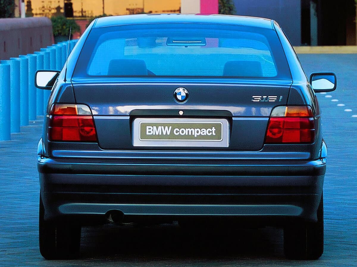 BMW 3 seriyası III (E36) — Arxadan
