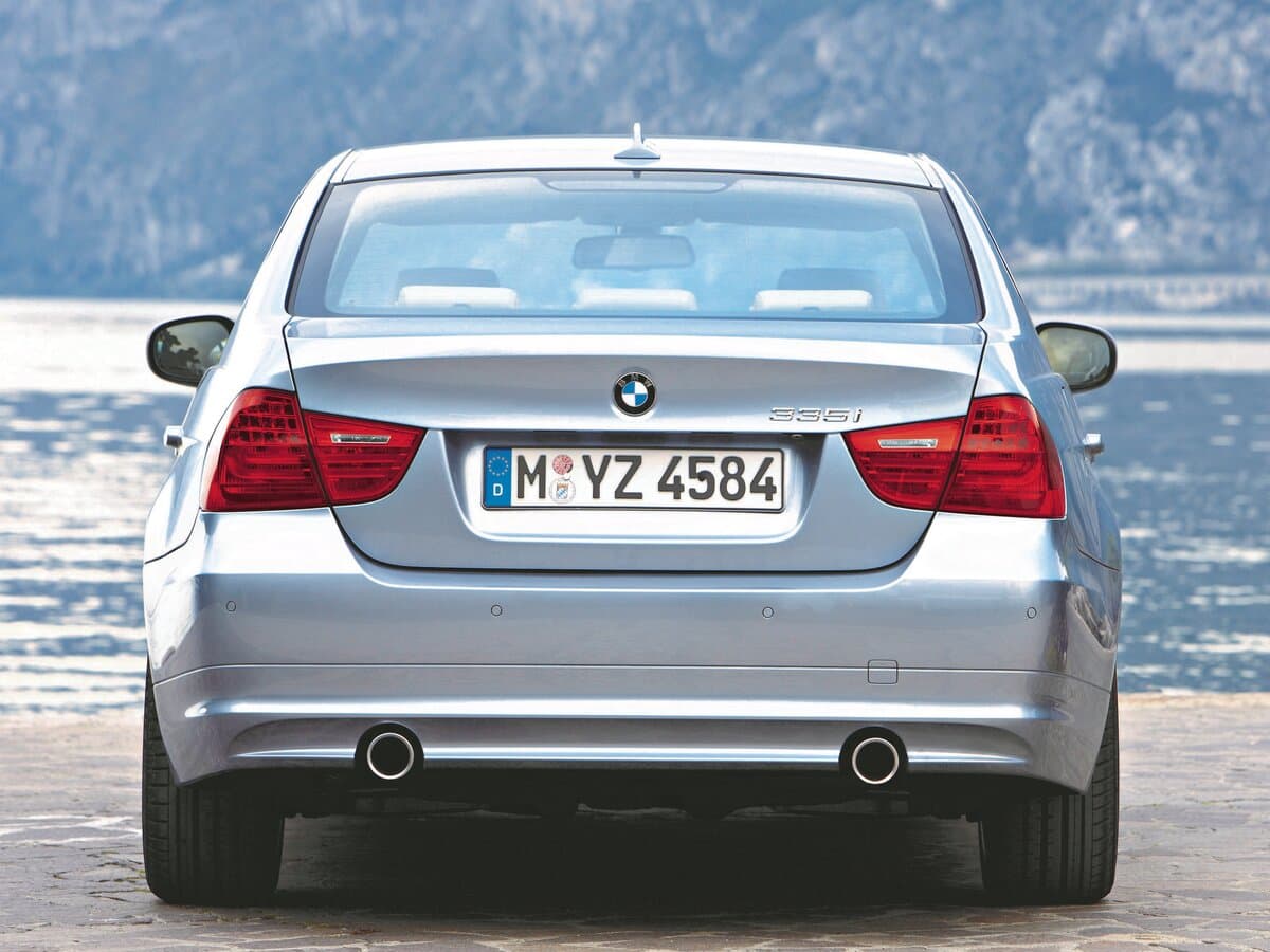 BMW 3 seriyası V (E90/E91/E92/E93) Restayling — Arxadan