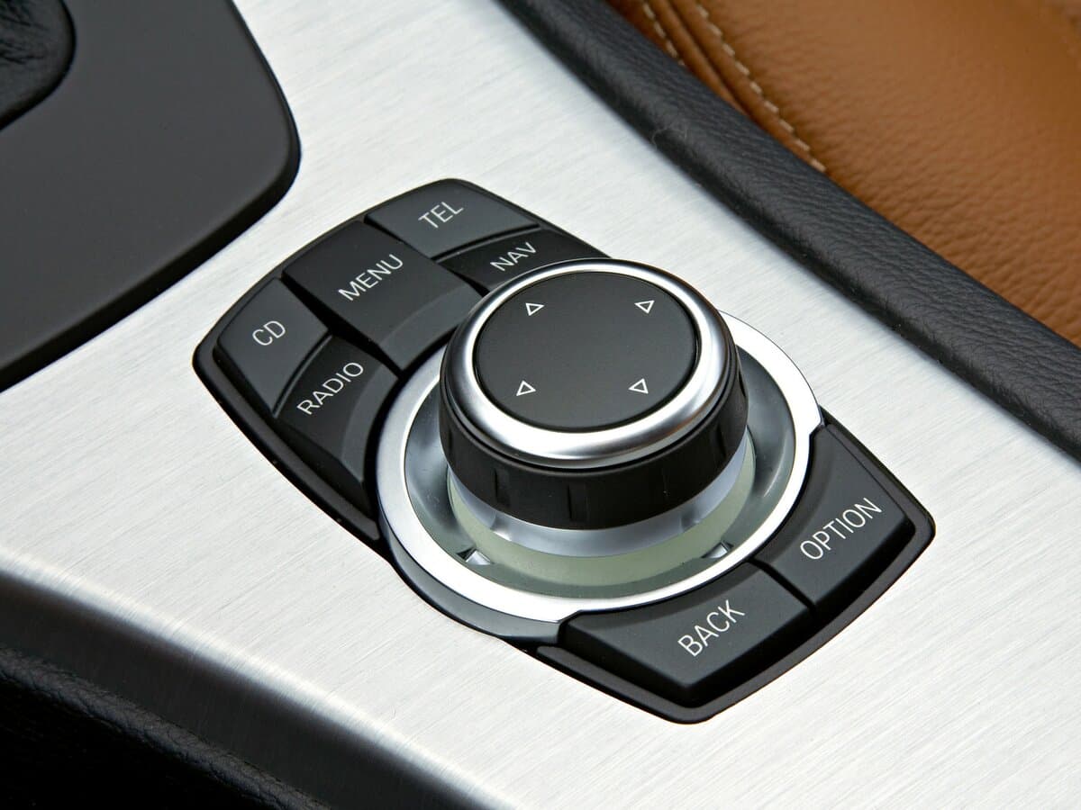 BMW 3 seriyası V (E90/E91/E92/E93) Restayling — Salon, öndən