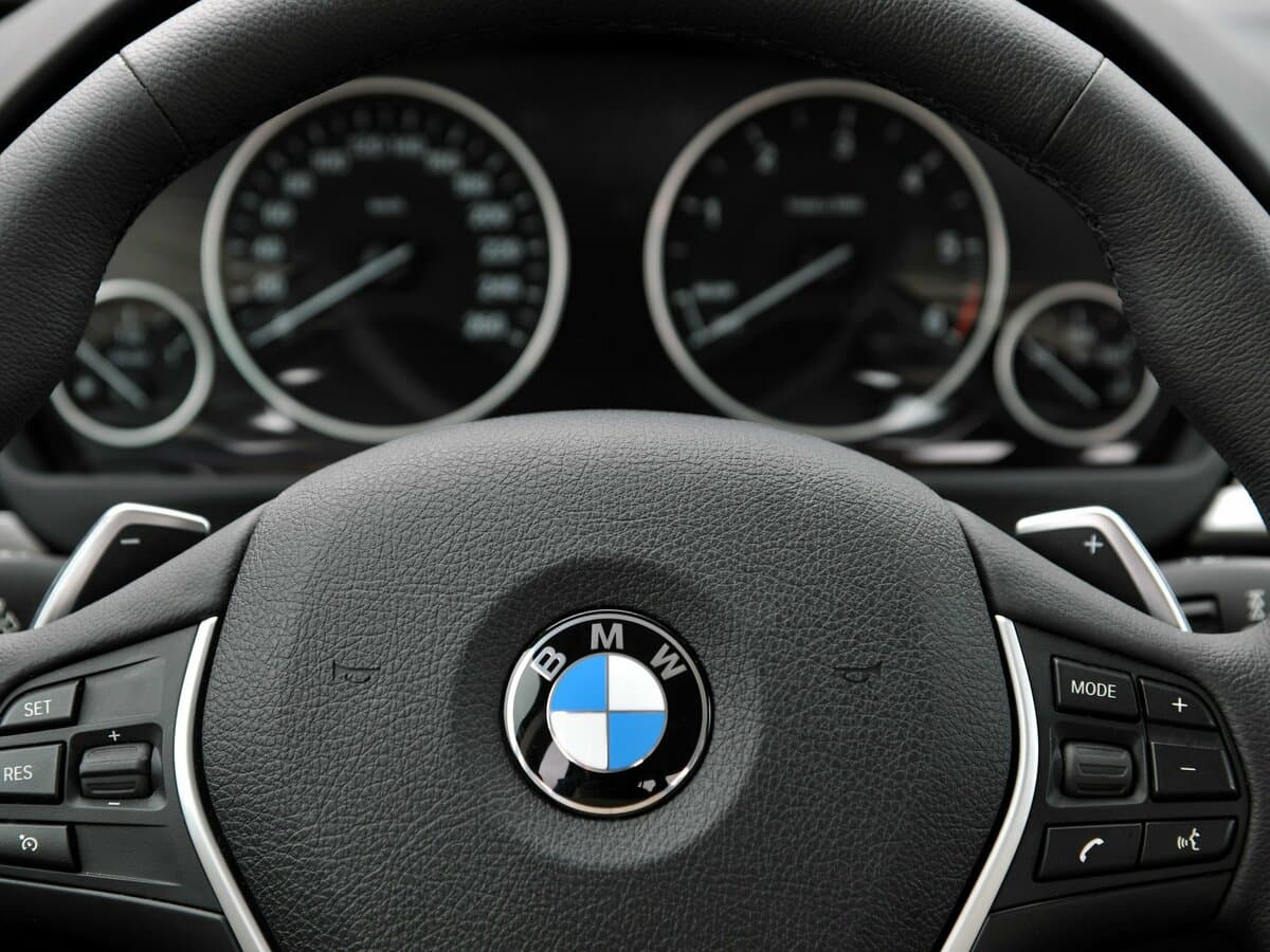 BMW 3 seriyası VI (F30/F31/F34) — Sükan