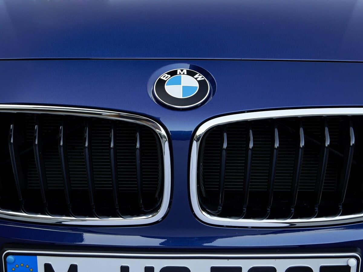 BMW 3 seriyası VI (F30/F31/F34) Restayling — Salon, öndən