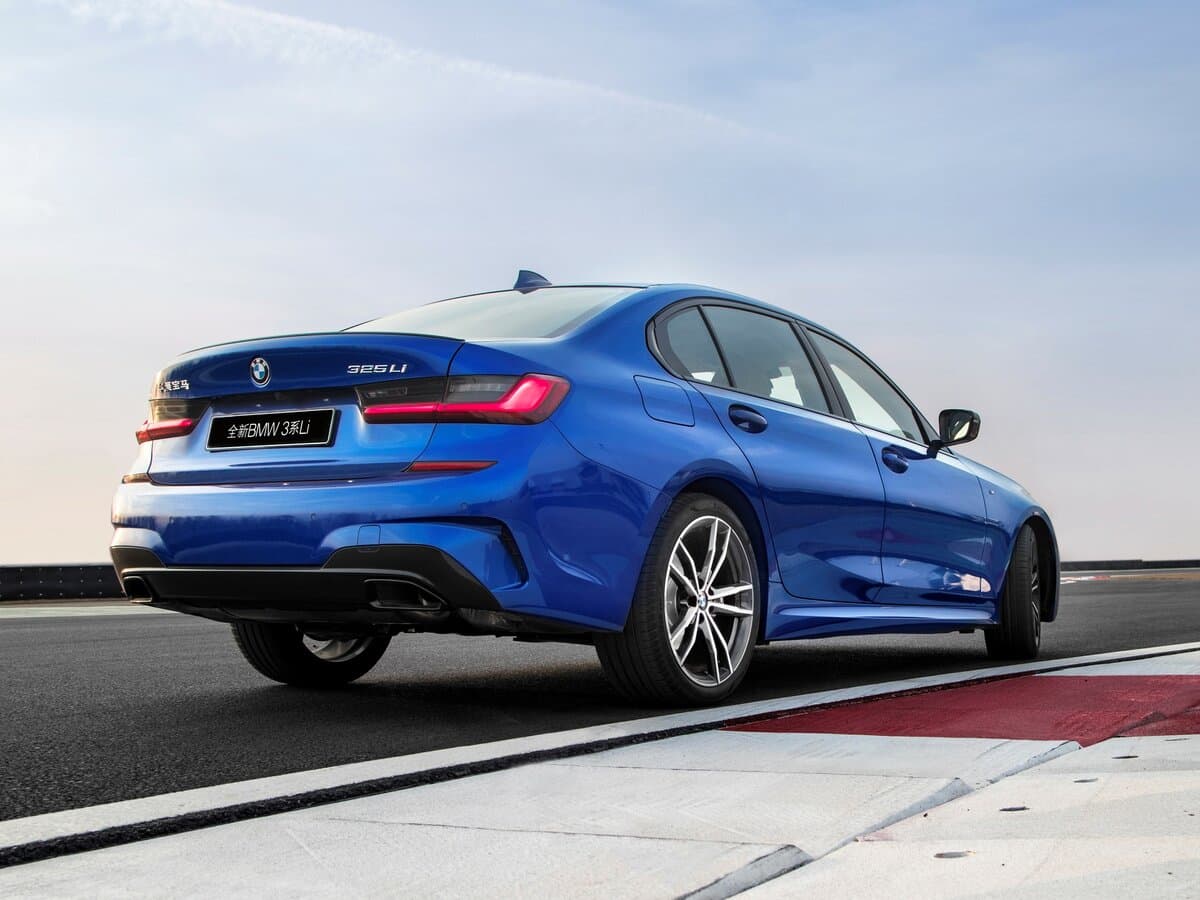 BMW 3 seriyası VII (G20/G21) — 3/4 arxadan
