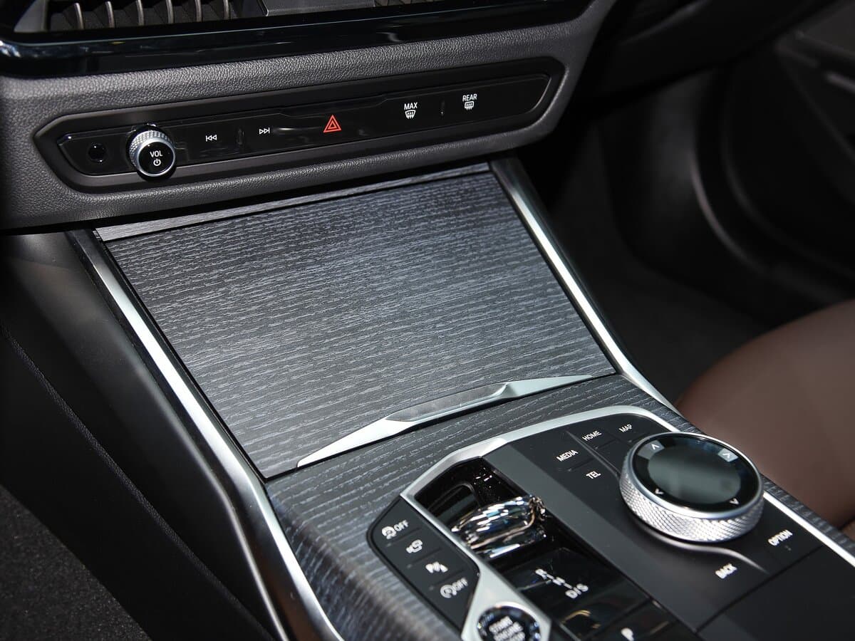 BMW 3 seriyası VII (G20/G21) Restayling 2 — Salon, arxadan