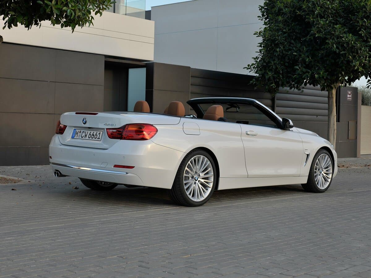 BMW 4 seriyası F32/F33/F36 — 3/4 arxadan