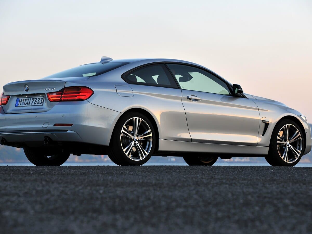 BMW 4 seriyası F32/F33/F36 — 3/4 arxadan