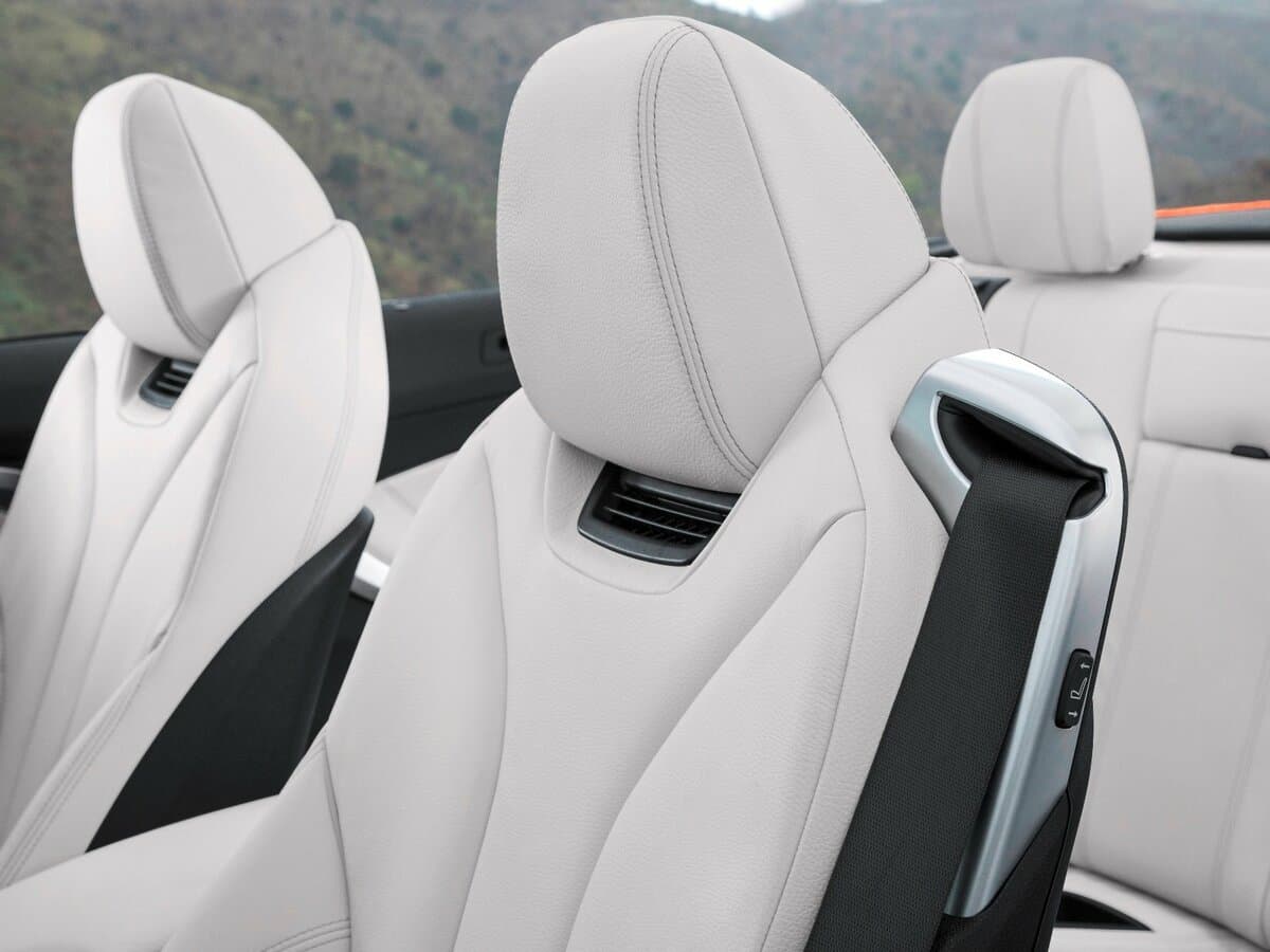 BMW 4 seriyası F32/F33/F36 Restayling — Salon, arxadan