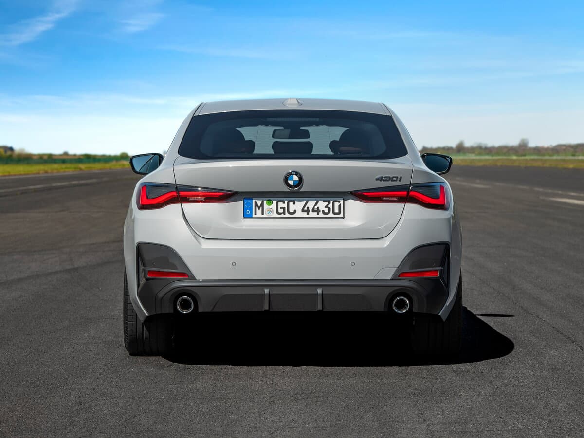 BMW 4 seriyası G22, G23, G26 — Arxadan