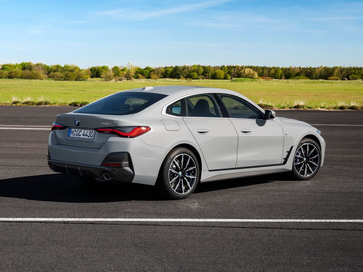 BMW 4 seriyası G22, G23, G26 — 3/4 arxadan
