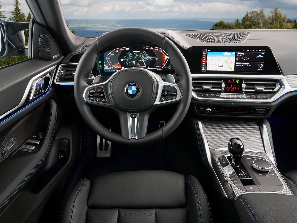 BMW 4 seriyası G22, G23, G26 — Sükan