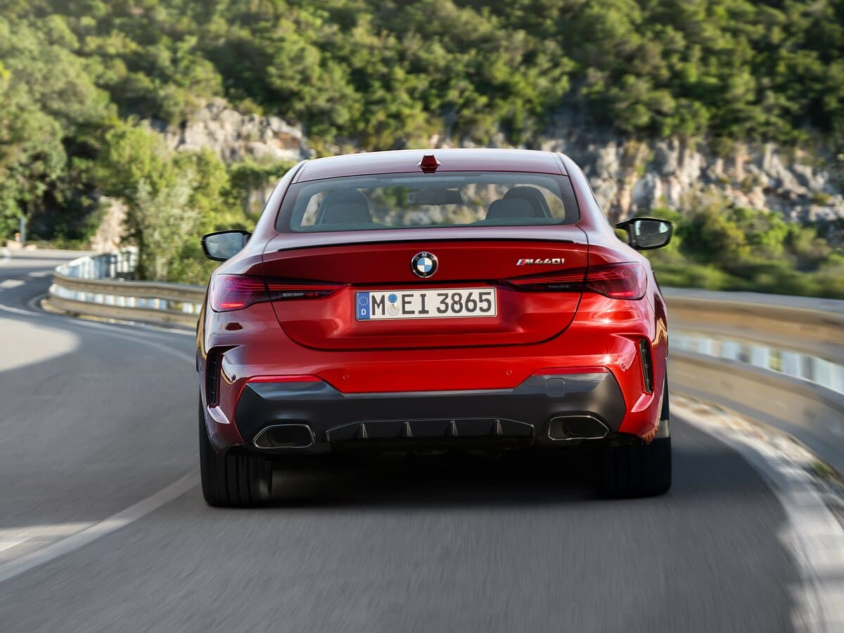 BMW 4 seriyası G22, G23, G26 Restayling — Arxadan