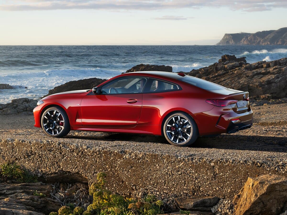 BMW 4 seriyası G22, G23, G26 Restayling — 3/4 arxadan