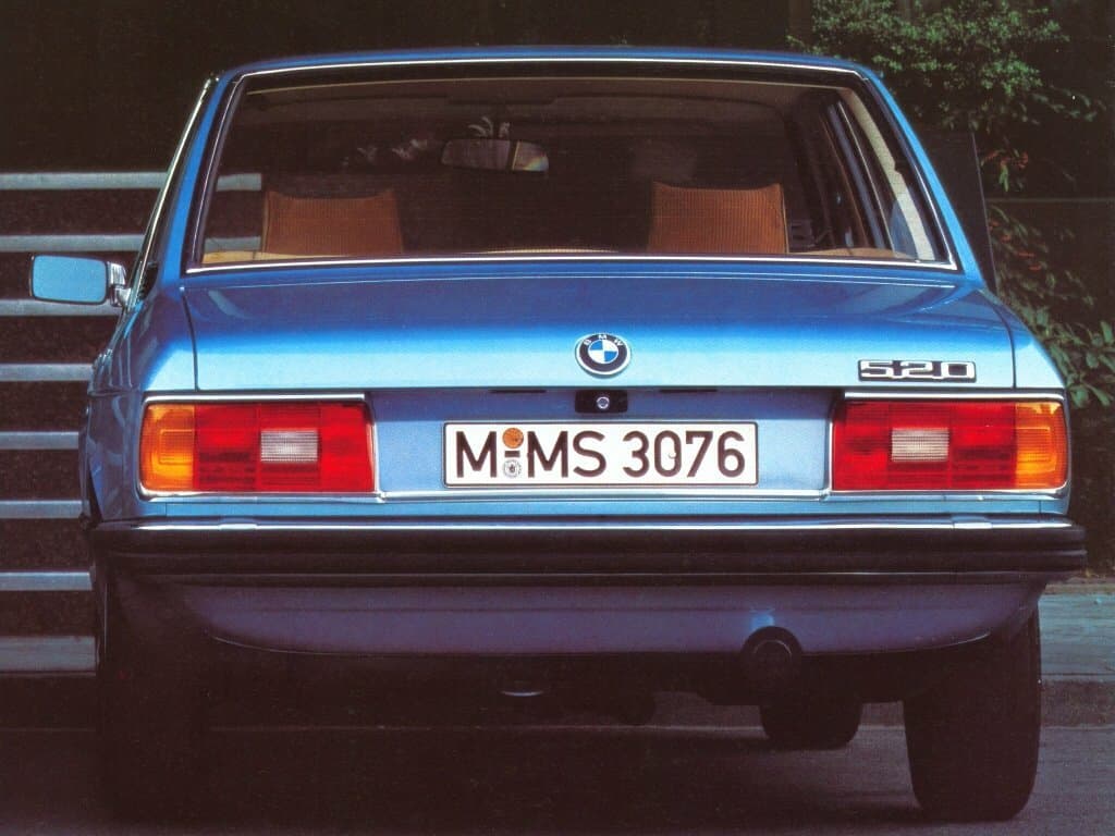 BMW 5 seriyası I (E12) Restayling — Arxadan
