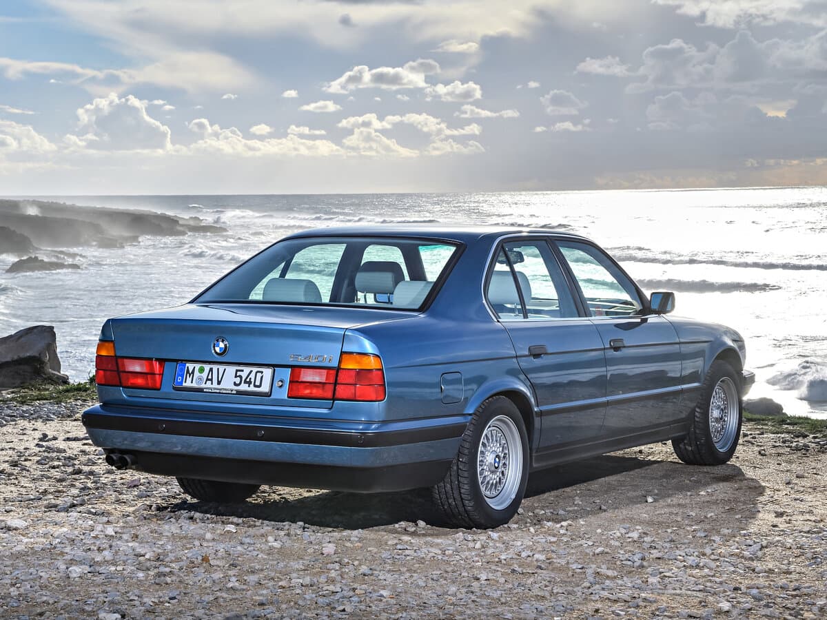 BMW 5 seriyası III (E34) — 3/4 arxadan