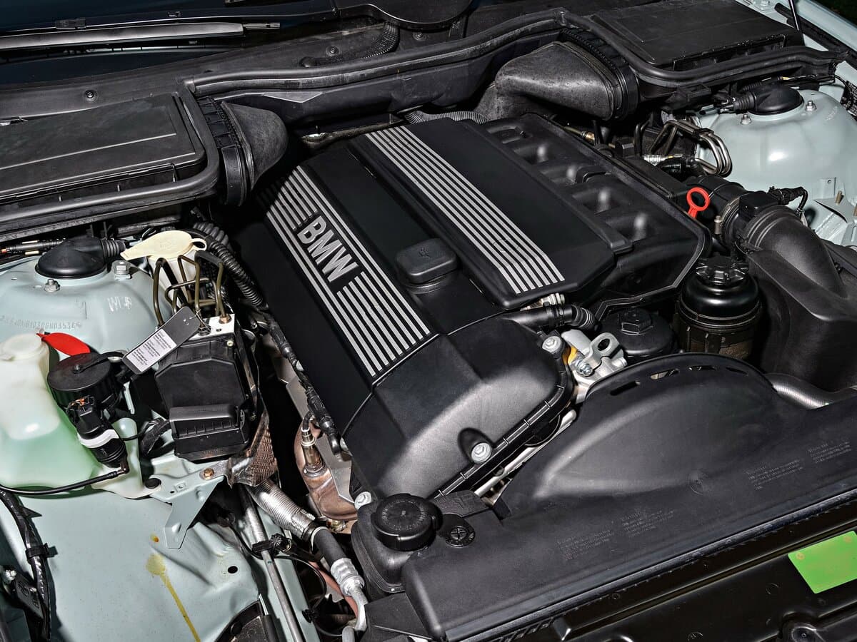 BMW 5 seriyası IV (E39) — Salon, arxadan