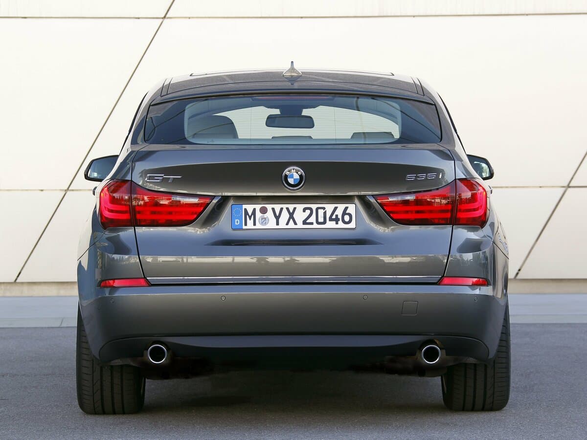 BMW 5 seriyası VI (F10/F11/F07) Restayling — Arxadan
