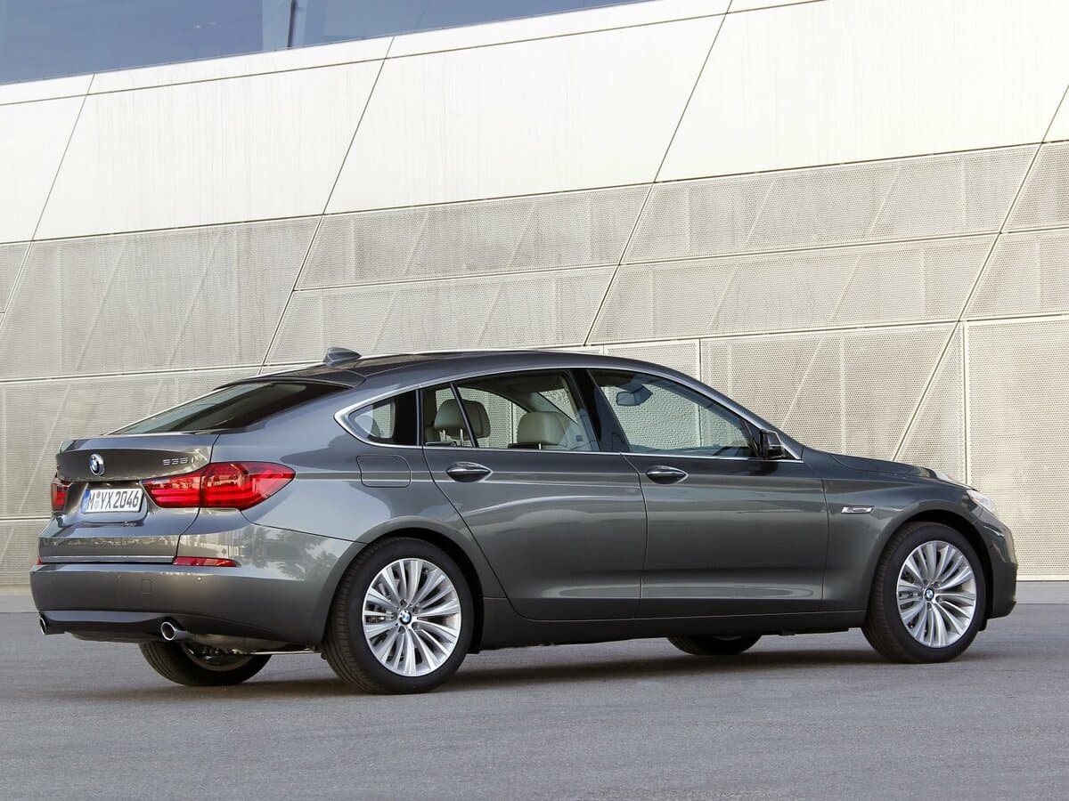 BMW 5 seriyası VI (F10/F11/F07) Restayling — 3/4 arxadan