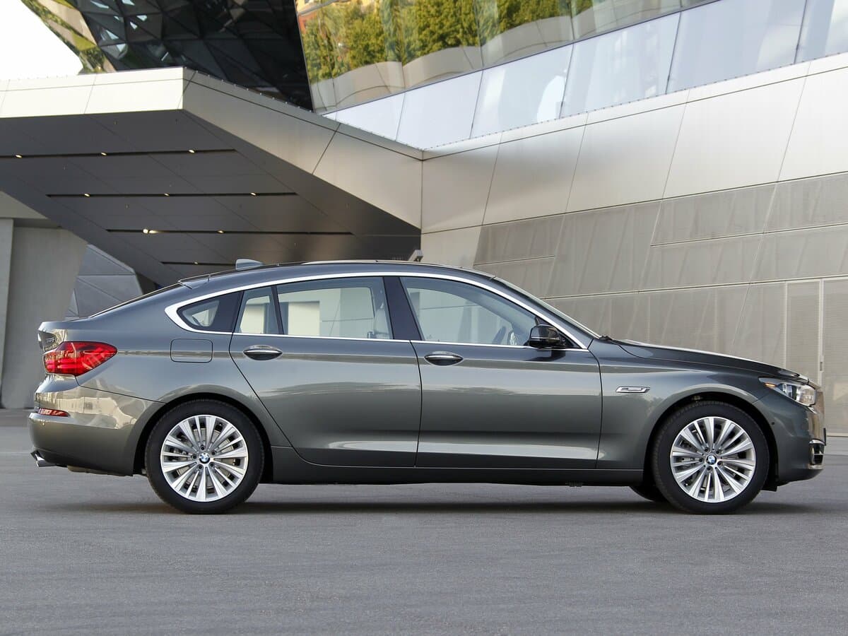BMW 5 seriyası VI (F10/F11/F07) Restayling — Yandan