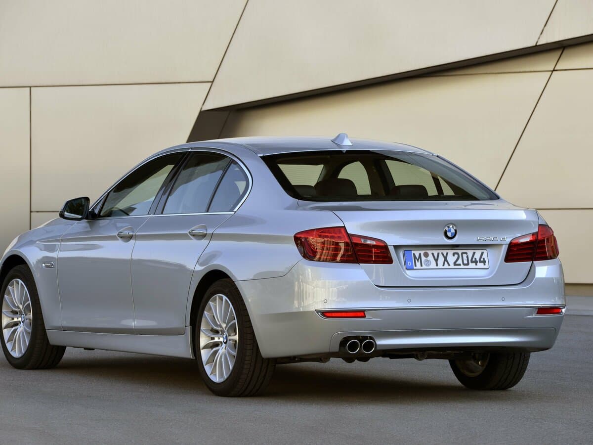 BMW 5 seriyası VI (F10/F11/F07) Restayling — 3/4 arxadan