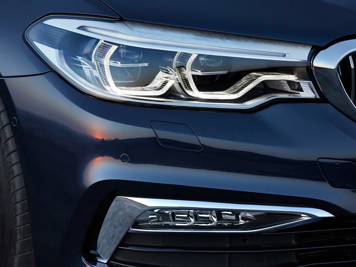 BMW 5 seriyası VII (G30/G31/G38) — Fara