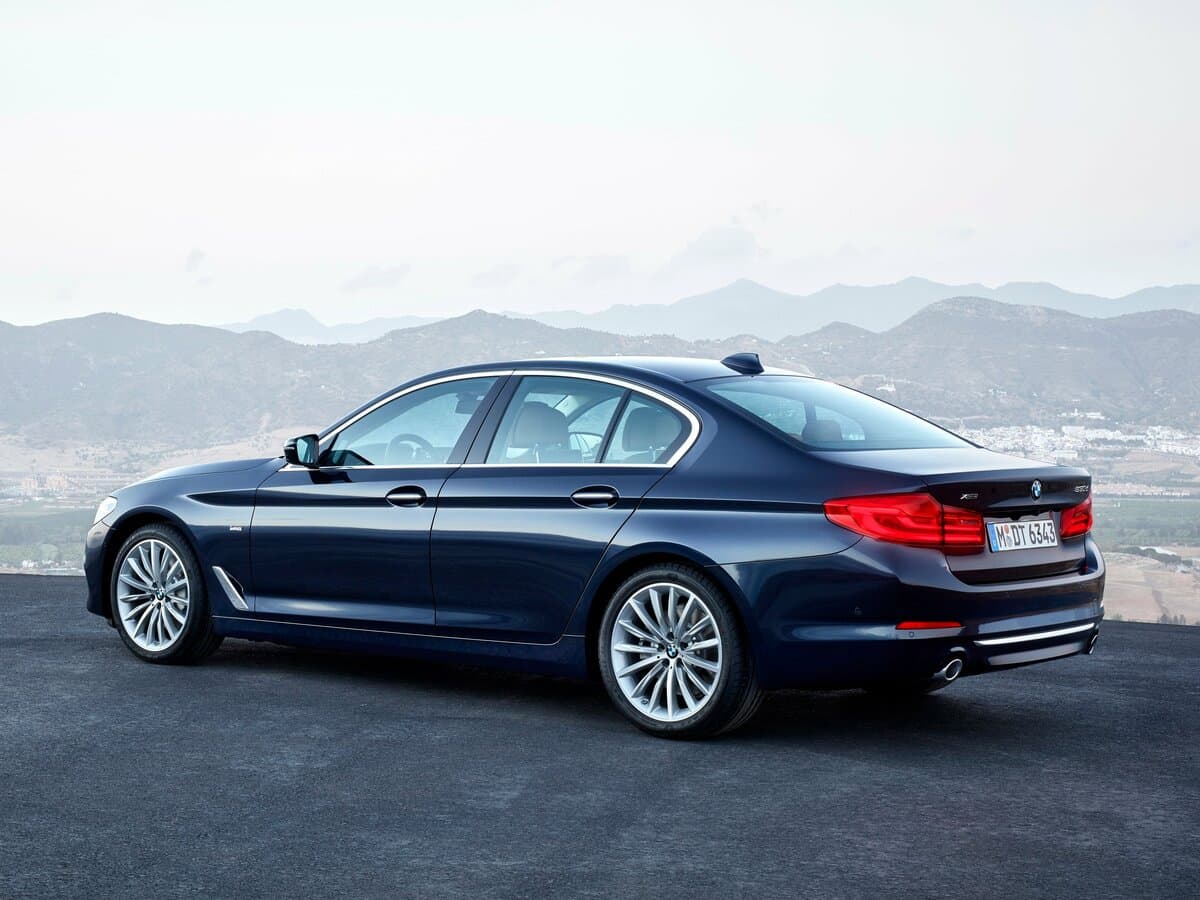BMW 5 seriyası VII (G30/G31/G38) — 3/4 arxadan