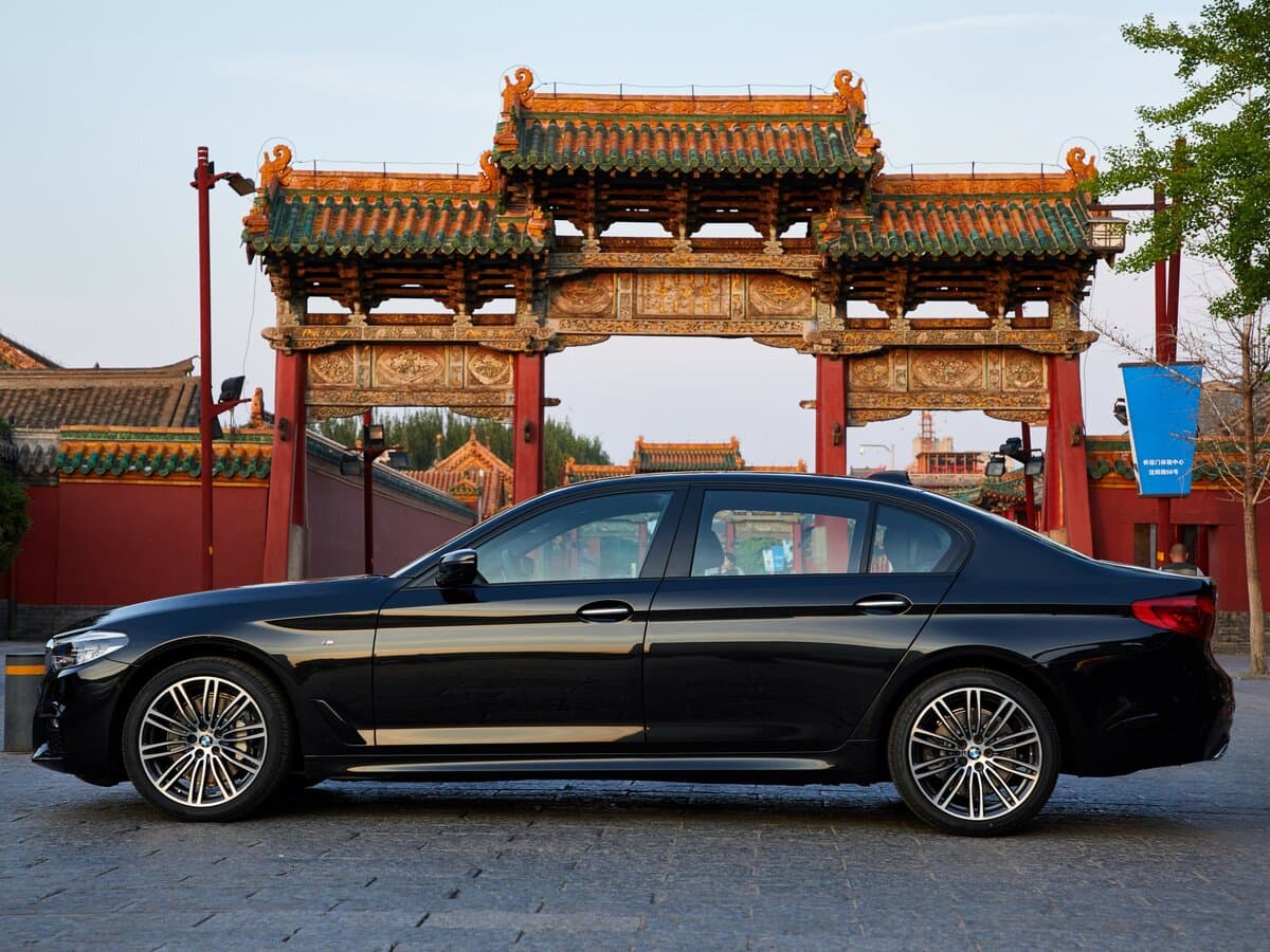 BMW 5 seriyası VII (G30/G31/G38) — Yandan