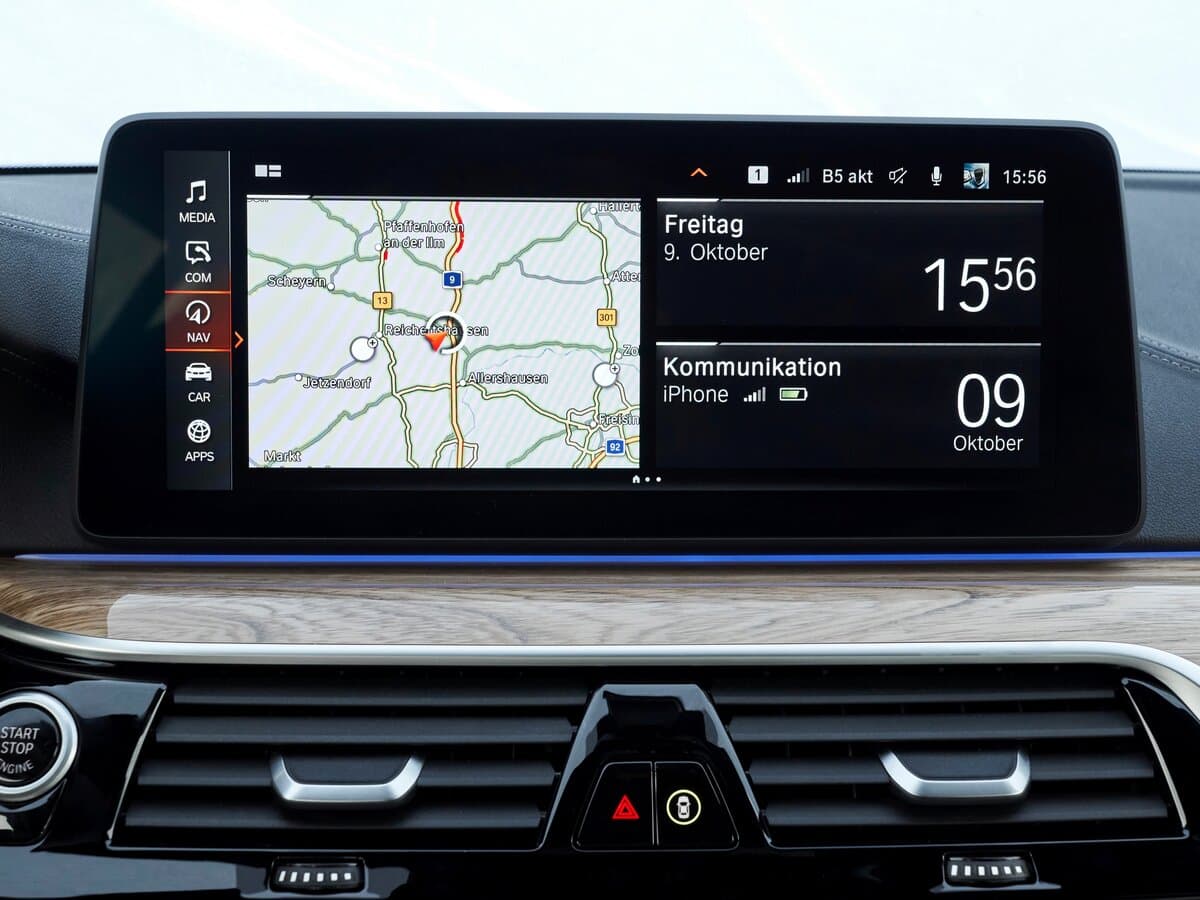 BMW 5 seriyası VII (G30/G31/G38) Restayling — Salon, öndən