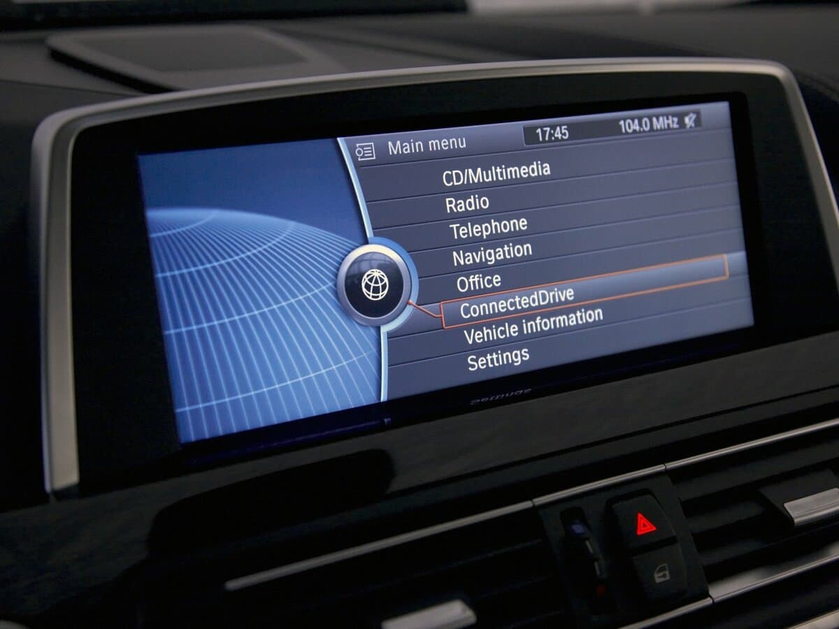 BMW 6 seriyası III (F06/F13/F12) — Salon, öndən