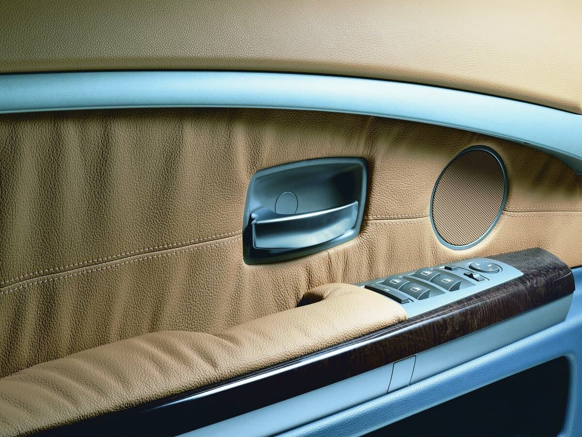BMW 7 seriyası IV (E65/E66) — Qapı