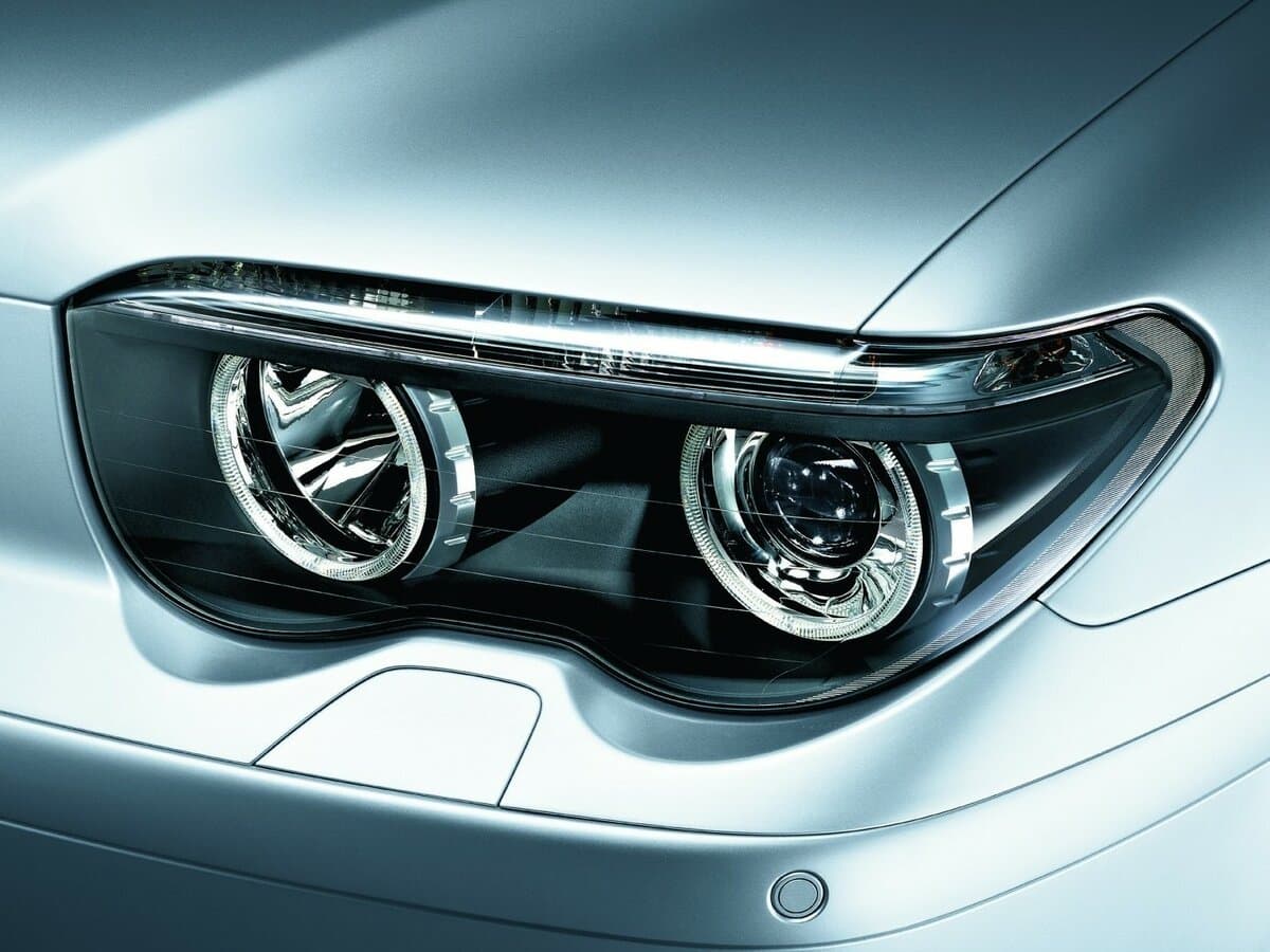 BMW 7 seriyası IV (E65/E66) — Fara
