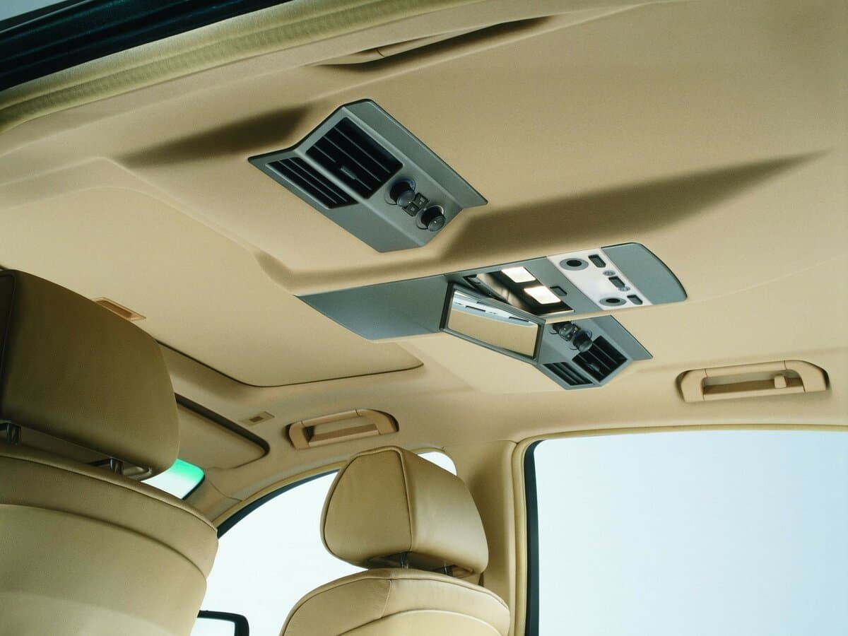 BMW 7 seriyası IV (E65/E66) — Salon, öndən
